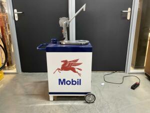 Mobil Olievat met pomp