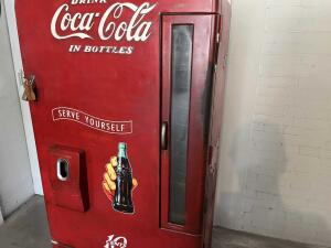 50 Vendo E110 Coca Cola Vending Machine
