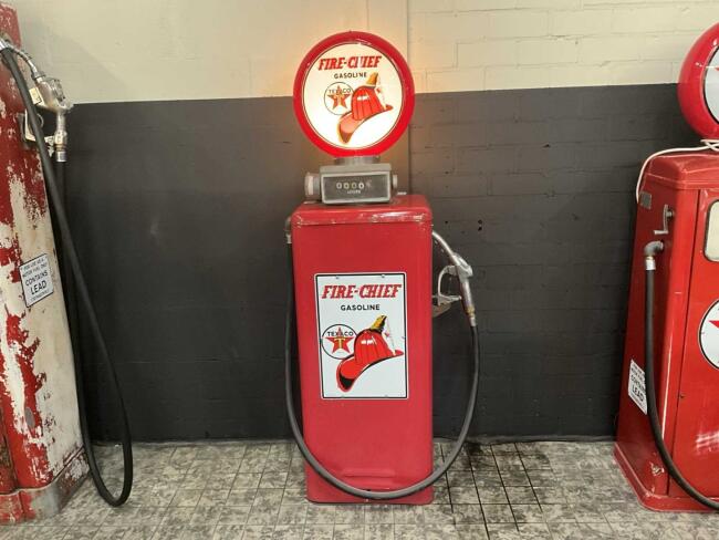 1950 Tokheim 93AA-HS Fire Chief Benzinepomp DV1215 | Magazijn | Overige