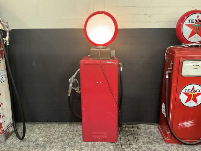 1950 Tokheim 93AA-HS Fire Chief Benzinepomp DV1215 | Magazijn | Overige