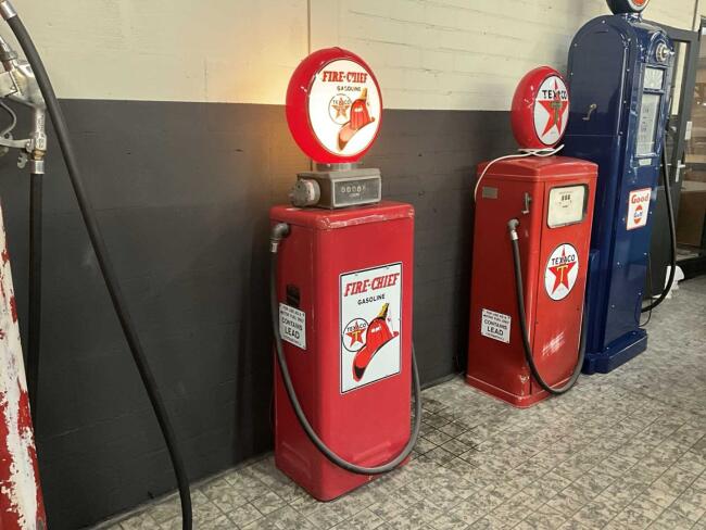 1950 Tokheim 93AA-HS Fire Chief Benzinepomp DV1215 | Magazijn | Overige