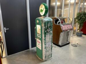 1941 Bennett 646 Sinclair Dino Benzinepomp