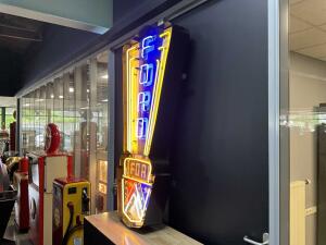 Ford Neonreclame Groot
