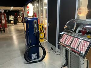 1948 Tokheim 300P Gulf Benzinepomp