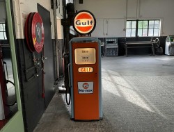 Gulf Gerestoreerde benzinepomp P300 DV1257 | Overige | Diversen