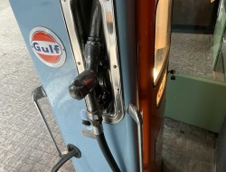 Gulf Gerestoreerde benzinepomp P300 DV1257 | Overige | Diversen