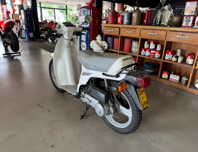 2005 Honda Scoopy SH50 VT718 | Transport | Bromfiets / Motor