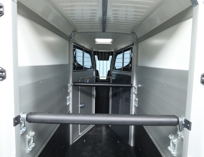 1 Ifor Williams HBX403 Paardentrailer - Voorlosser - Zwart VT777 | Aanhangwagen | Paardentrailer