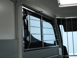 1 Ifor Williams HBX403 Paardentrailer - Voorlosser - Zwart VT777 | Aanhangwagen | Paardentrailer