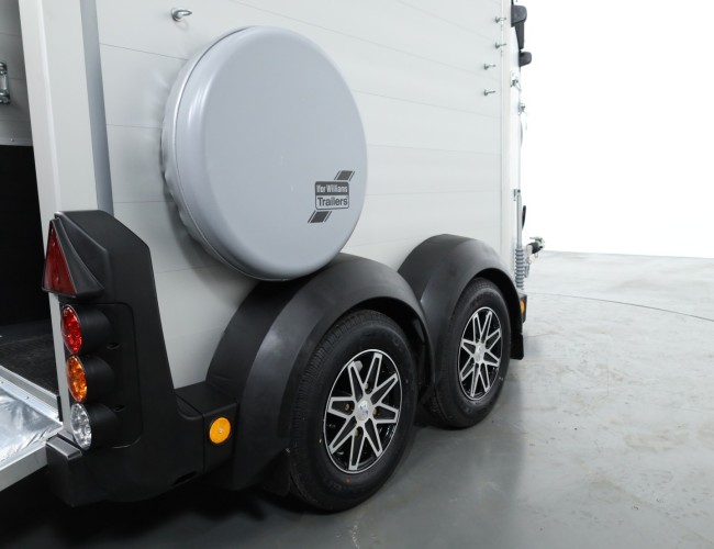 1 Ifor Williams HBX403 Paardentrailer - Voorlosser - Zwart VT777 | Aanhangwagen | Paardentrailer