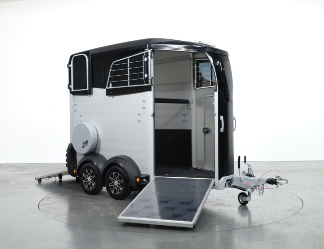 1 Ifor Williams HBX403 Paardentrailer - Voorlosser - Zwart VT777 | Aanhangwagen | Paardentrailer