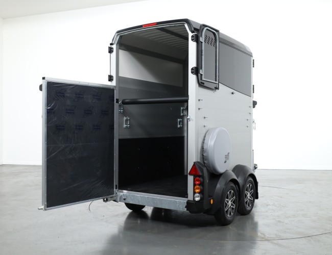 1 Ifor Williams HBX403 Paardentrailer - Voorlosser - Zwart VT777 | Aanhangwagen | Paardentrailer