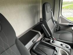 2024 DAF LF230 Bakwagen 720cm met laadklep VT815 | Transport | Vrachtwagen